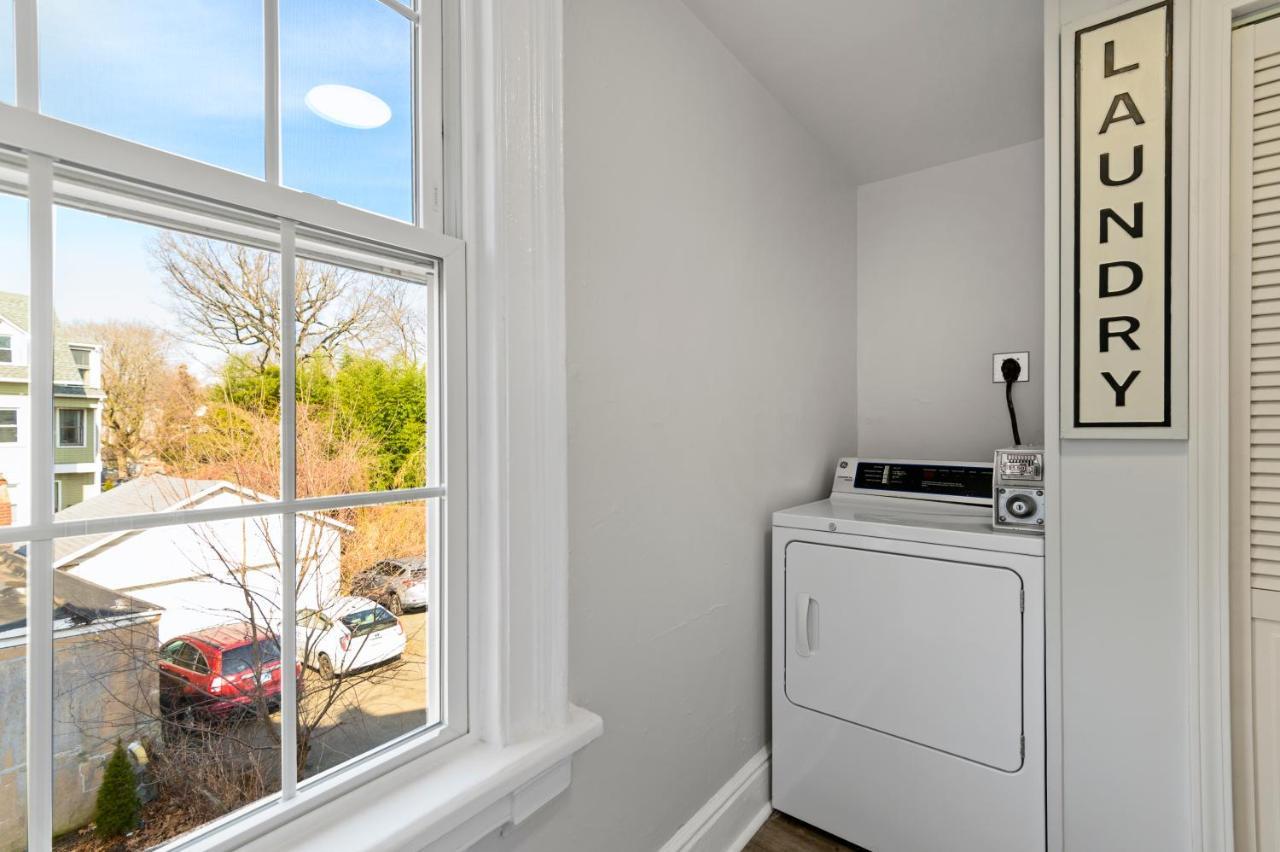 Casa Soleada In East Rock Near Dt And Yale Som With Free Parking And King Bed Apartman New Haven Kültér fotó